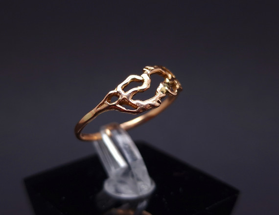 Gold ring 