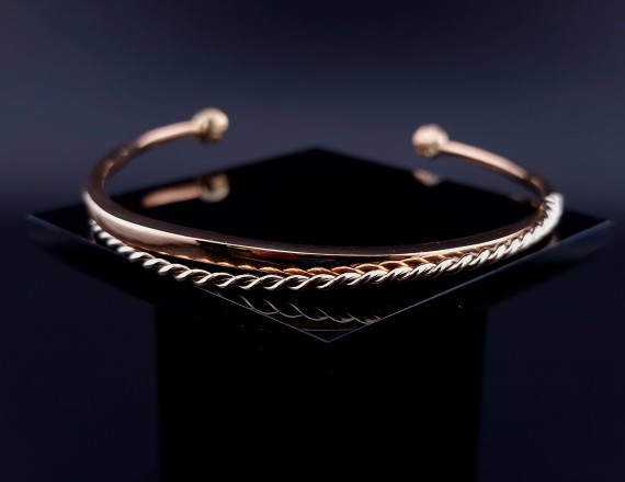 Gold bracelet
