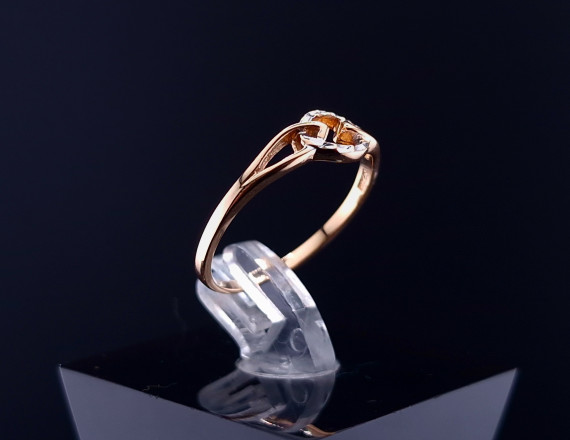 Gold ring 