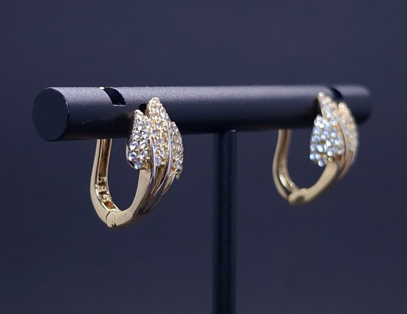 Gold earrings with zircons 