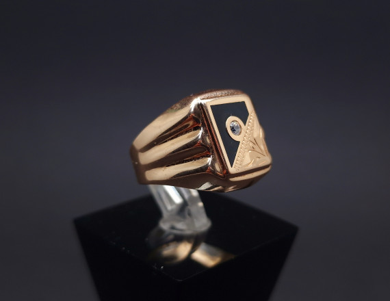 Men's gold ring