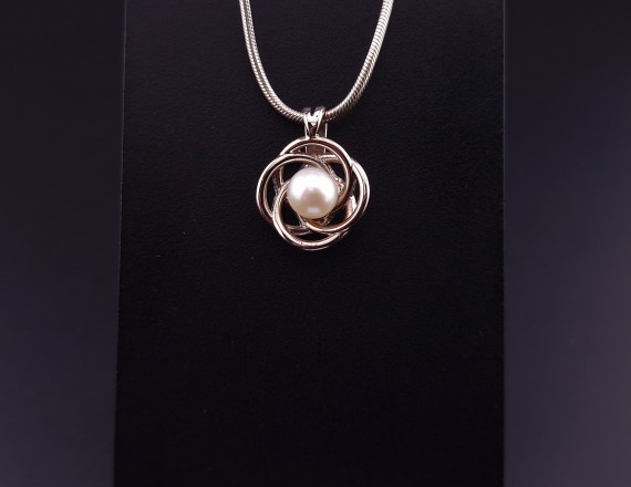 Gold pendant with pearls (NEW)