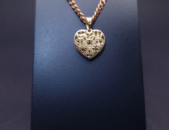 Gold pendant 