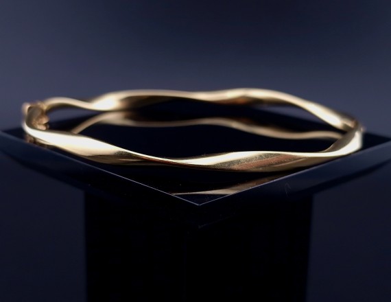 Gold bracelet 