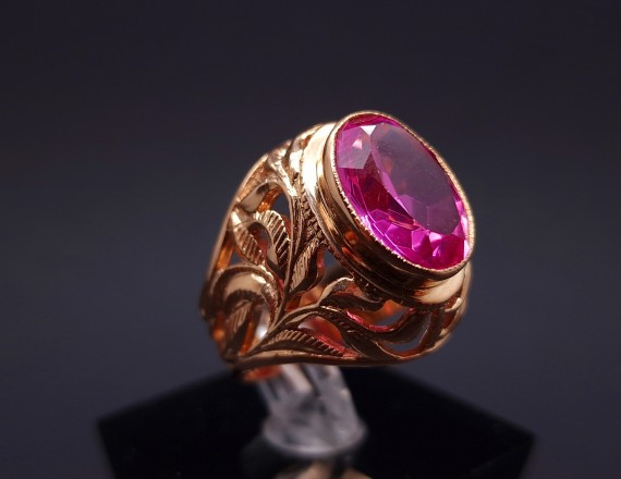 Vintage gold ring