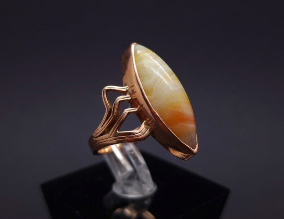 Vintage gold ring