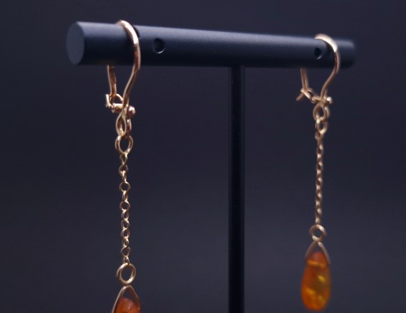 Gold earrings with colored stones