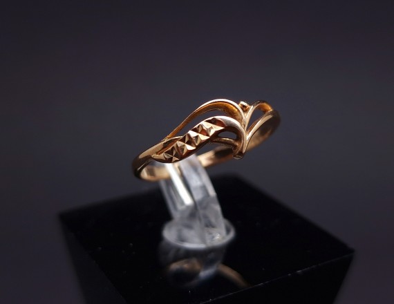 Gold ring