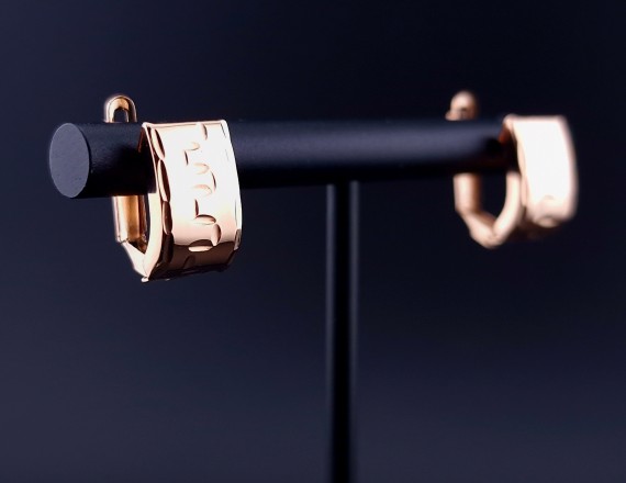Gold earrings 