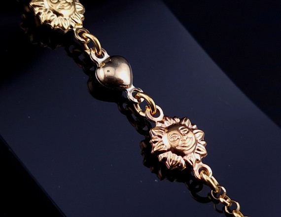 Gold bracelet 
