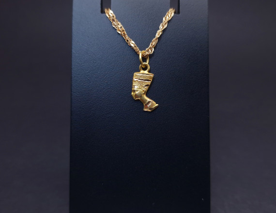 Gold pendant 