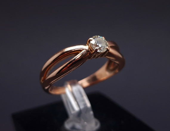 Gold ring with diamond 0.27Ct