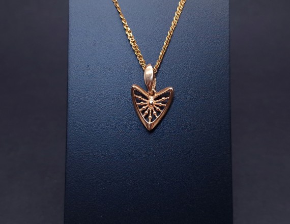 Gold pendant 