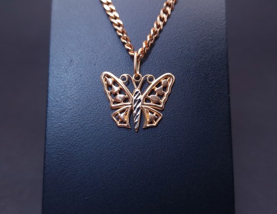 Gold pendant 