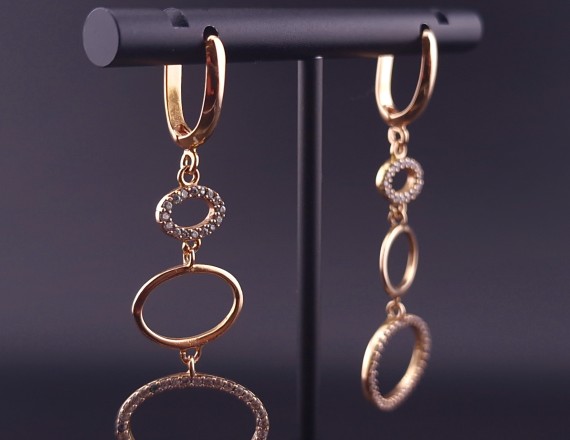 Gold earrings with zircons 