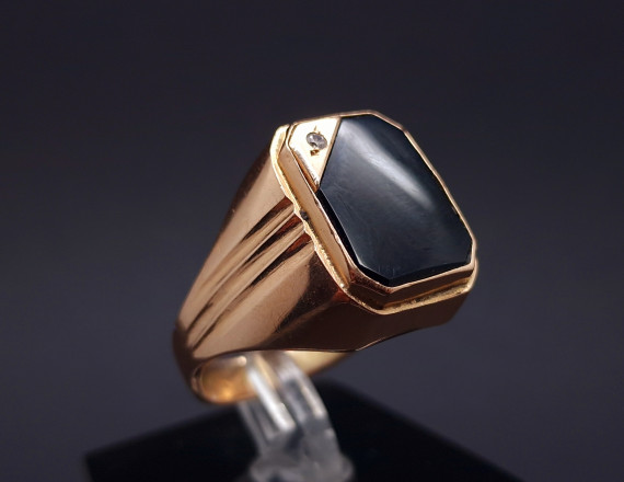 Men's gold ring